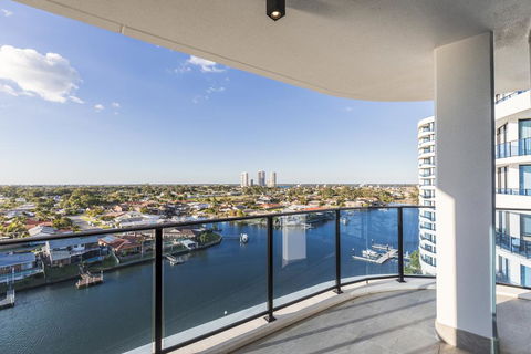 Waterview 3BR Modern Apartment Near Harbour Town - Waterpoint - Accommodation Redcliffe 2
