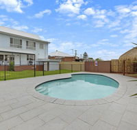 Waterview Beach house - Accommodation Redcliffe