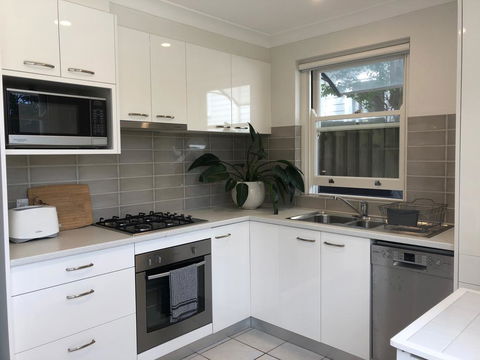 Waterview Cottage - Accommodation Redcliffe 0