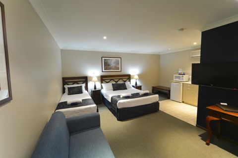 Wattle Grove Motel - Accommodation Redcliffe 0