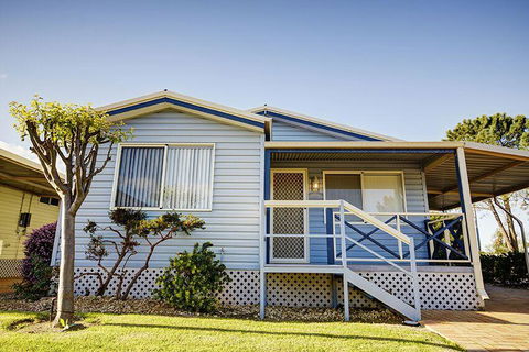 Wavecrest Village & Tourist Park - Accommodation Redcliffe 0
