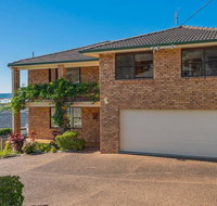 Waves  Caves - Accommodation Redcliffe