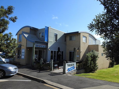 Waves Luxury Suites - Accommodation Redcliffe 3