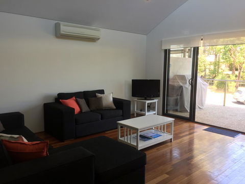 Waves On Fearn - Accommodation Redcliffe 1