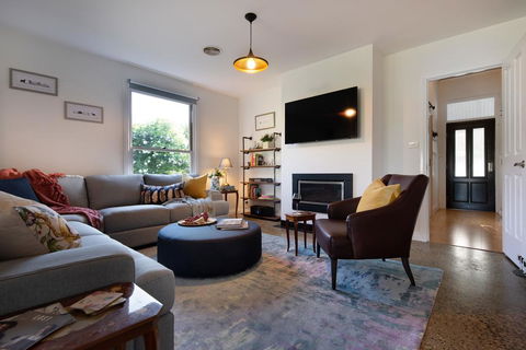 Wayward Cottage - Accommodation Redcliffe 2