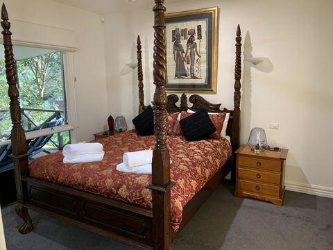 Weeroona Bed And Breakfast - Accommodation Redcliffe 1