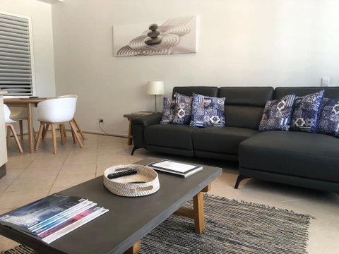 Welcome To The Centre Of Paradise - Accommodation Redcliffe 3