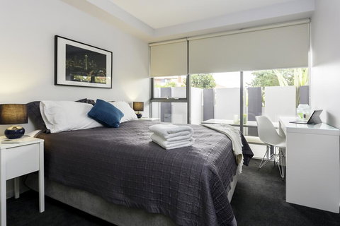 Well-Appointed 3 Bedroom, 2 Bath, Parking & Pool - Accommodation Redcliffe 0