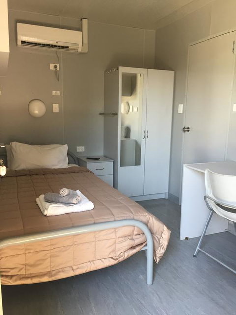 Wellshot Hotel - Accommodation Redcliffe 1