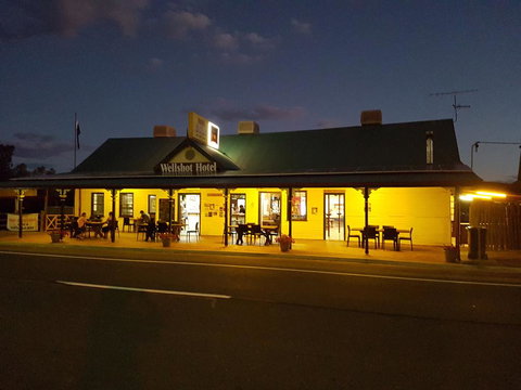 Wellshot Hotel - Accommodation Redcliffe 2