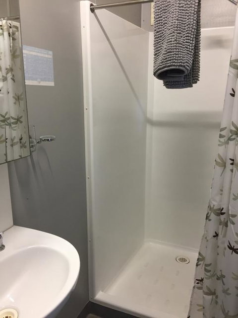 Wellshot Hotel - Accommodation Redcliffe 0