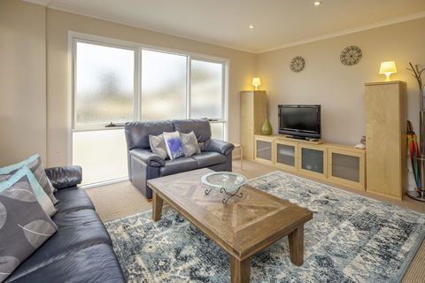 Wendaleigh 8 - Central Unit - Accommodation Redcliffe 3