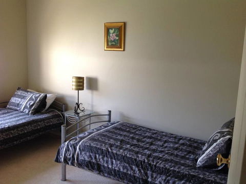 Wendy's Retreat - Accommodation Redcliffe 2