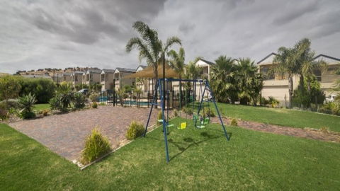 Wenneelys - 26/45 St Andrews Boulevard - Accommodation Redcliffe 2