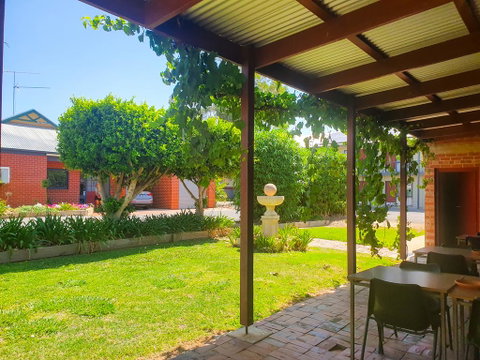 Wentworth Central Motor Inn - Accommodation Redcliffe 0