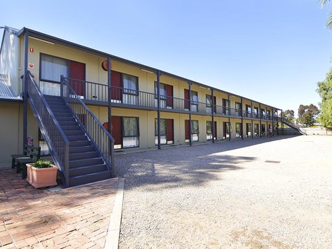 Wentworth Central Motor Inn - Accommodation Redcliffe 2
