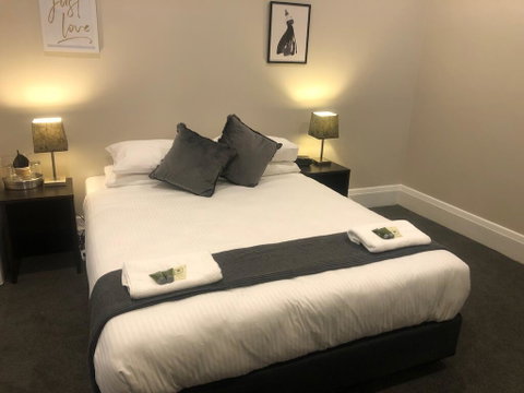 Wentworth Hotel - Accommodation Redcliffe 2