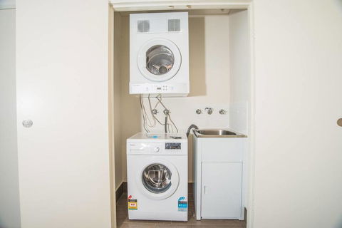 Wentworth Point 2Beds1Study2Bath Brand New APT - Accommodation Redcliffe 1
