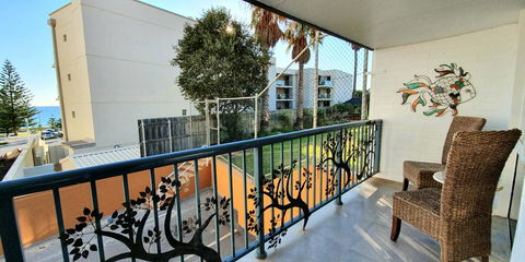 West Beach Lagoon 210 - Amazing Views - Accommodation Redcliffe 3
