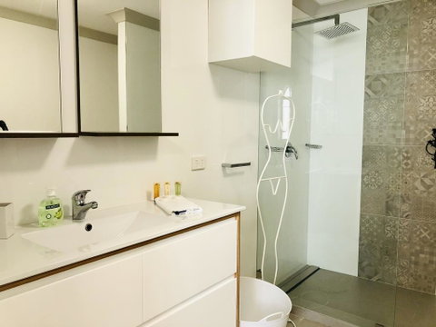 West Beach Lagoon 212 - Great Views - Accommodation Redcliffe 2