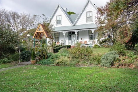 Westella Colonial B&B Accommodation - Accommodation Redcliffe 0