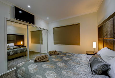 Western Downs Motor Inn - Accommodation Redcliffe 2