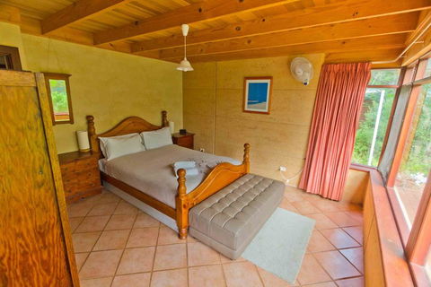 Westwood Cottage - Accommodation Redcliffe 2