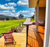 Whale Studio Apartment 1a Ocean Street - Accommodation Redcliffe