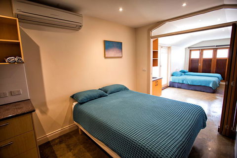 WHARF COTTAGE - Accommodation Redcliffe 2
