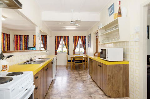 Wheelchair Friendly With Water Views - Welsby Pde, Bongaree - Accommodation Redcliffe 2