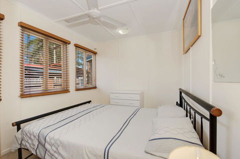 Wheelchair Friendly With Water Views - Welsby Pde, Bongaree - Accommodation Redcliffe 1