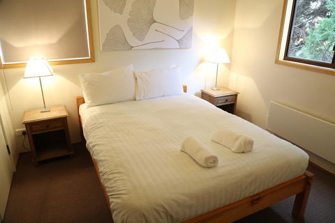Whispering Pines 1 - Accommodation Redcliffe 3