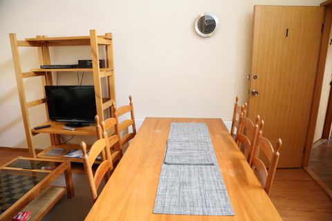 Whispering Pines 1 - Accommodation Redcliffe 2