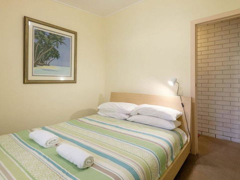 Whispering Trees - Accommodation Redcliffe 1