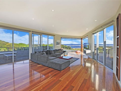 Whispers - Accommodation Redcliffe 2