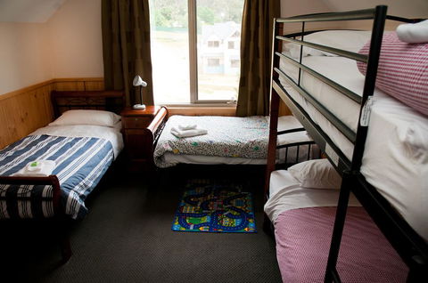 Whistler - Accommodation Redcliffe 3