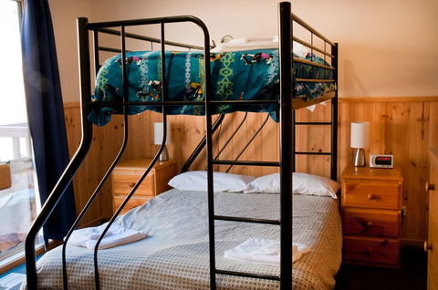 Whistler - Accommodation Redcliffe 1