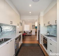 White Beach - 42 Ash Street - Accommodation Redcliffe