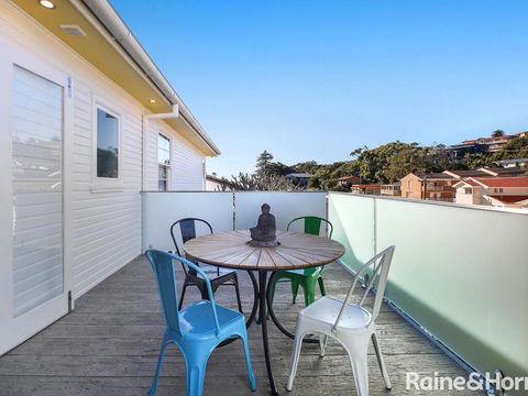 White Beach - 42 Ash Street - Accommodation Redcliffe 2