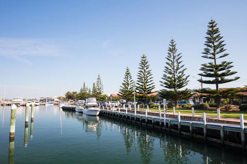 White Caps B - New Styles & Spacious Home - Accommodation Redcliffe 0