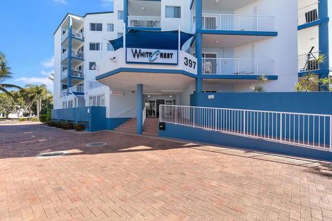 White Crest Luxury Apartments - Accommodation Redcliffe 2