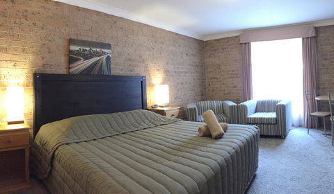 White Lanterns Motel - Accommodation Redcliffe 1
