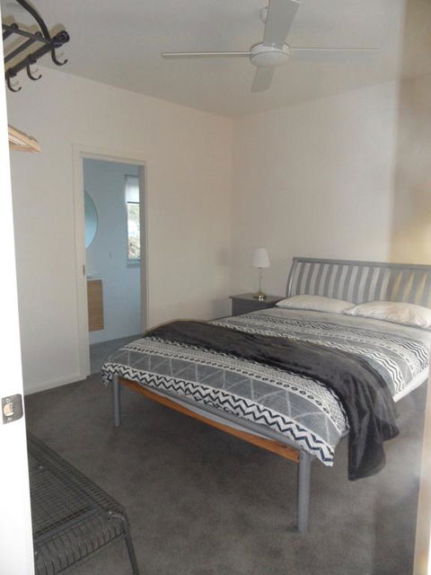 WHITE SHELLS HOLIDAY RENTAL - Accommodation Redcliffe 3