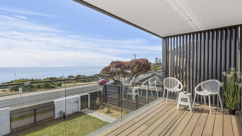 WHITEHAVEN - MORNINGTON - Accommodation Redcliffe 0