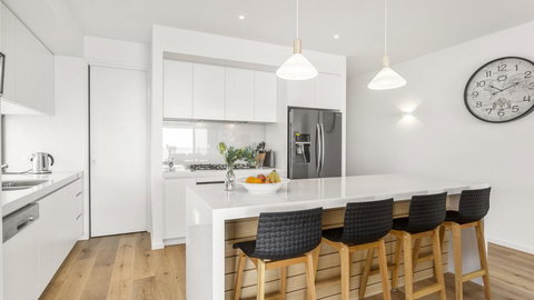 WHITEHAVEN - MORNINGTON - Accommodation Redcliffe 1