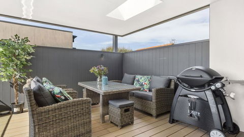 WHITEHAVEN - MORNINGTON - Accommodation Redcliffe 2