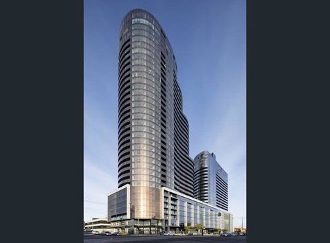 Whitehorse Towers - Accommodation Redcliffe 0