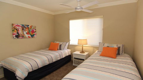 Whitesands 301 - Main Beach Location - Accommodation Redcliffe 3