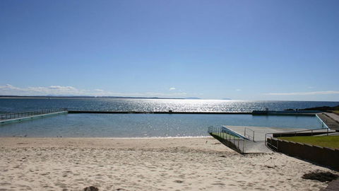 Whitesands 301 - Main Beach Location - Accommodation Redcliffe 1