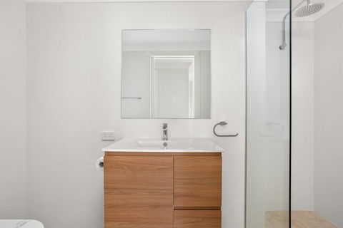 Whitesands 501 - Main Beach Location - Accommodation Redcliffe 1
